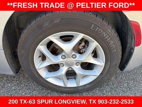 Used 2019 Chrysler Pacifica Touring-L Plus w/ Tire & Wheel Group image 9