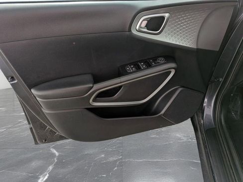 Used 2023 Kia Soul LX w/ Option Group 015 FWD image 14