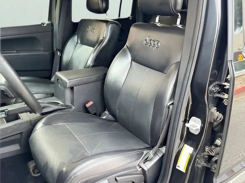 Used 2012 Jeep Liberty Sport AWD/4WD image 13