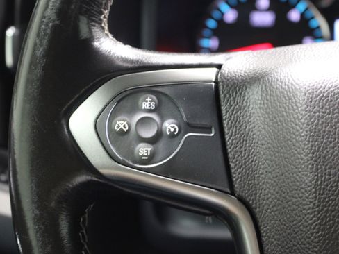 Used 2019 Chevrolet Silverado 1500 LT AWD/4WD image 10