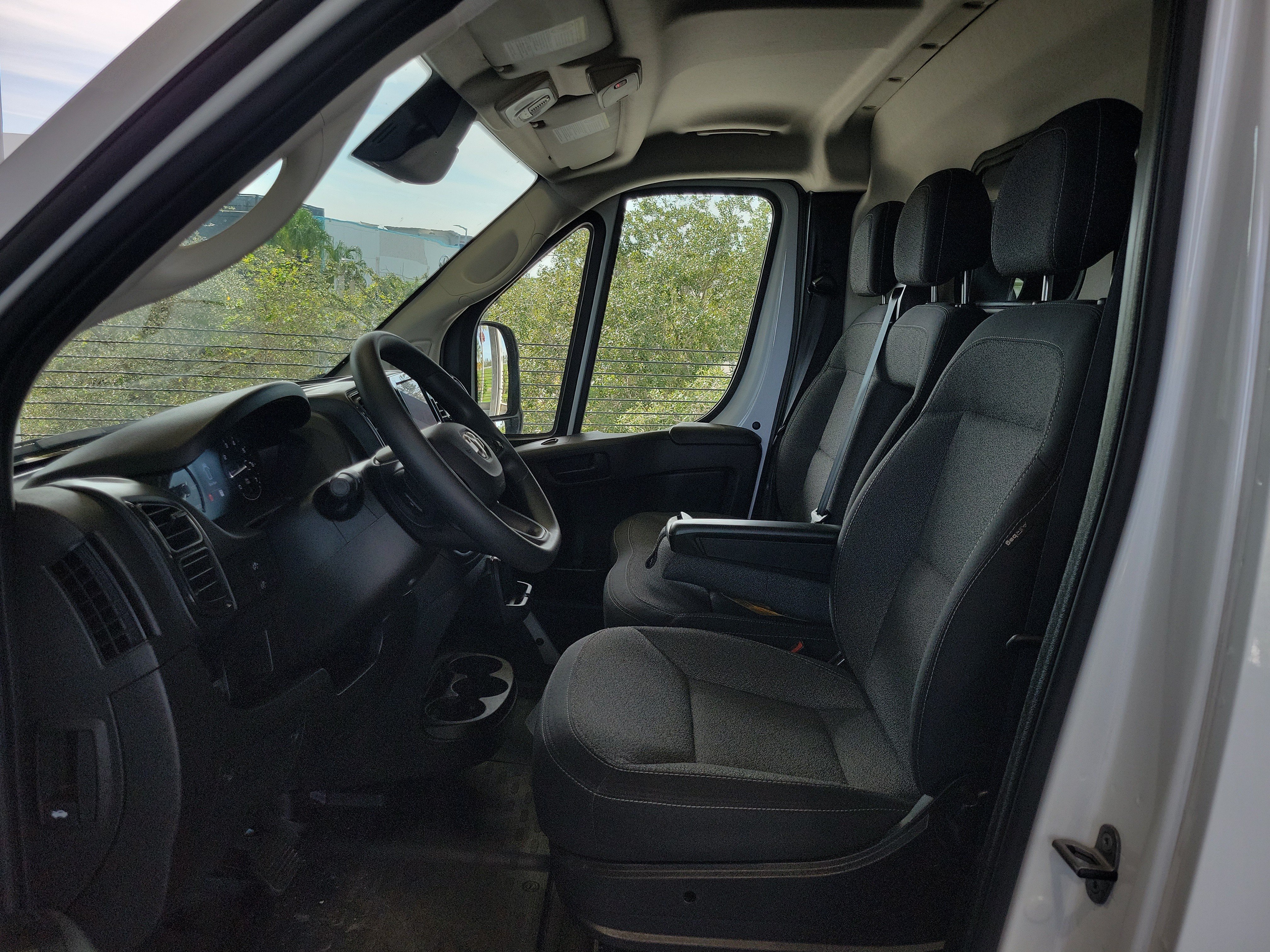 Used 2025 RAM ProMaster 1500 FWD image 13