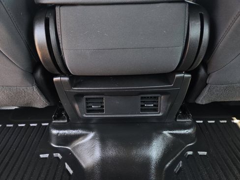 Used 2022 Chevrolet Silverado 1500 W/T AWD/4WD image 21