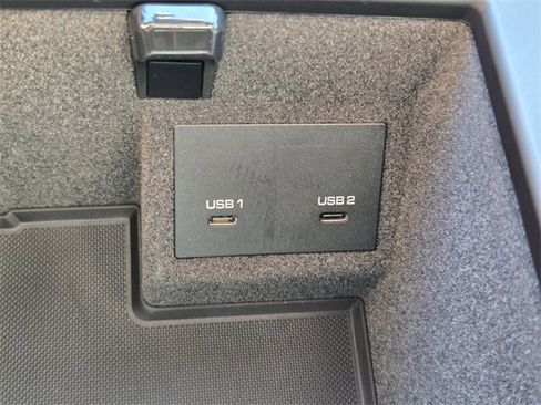 Used 2022 Porsche Macan image 30