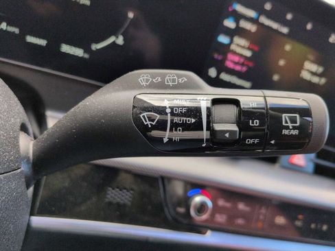 Used 2024 Kia Sportage SX image 28