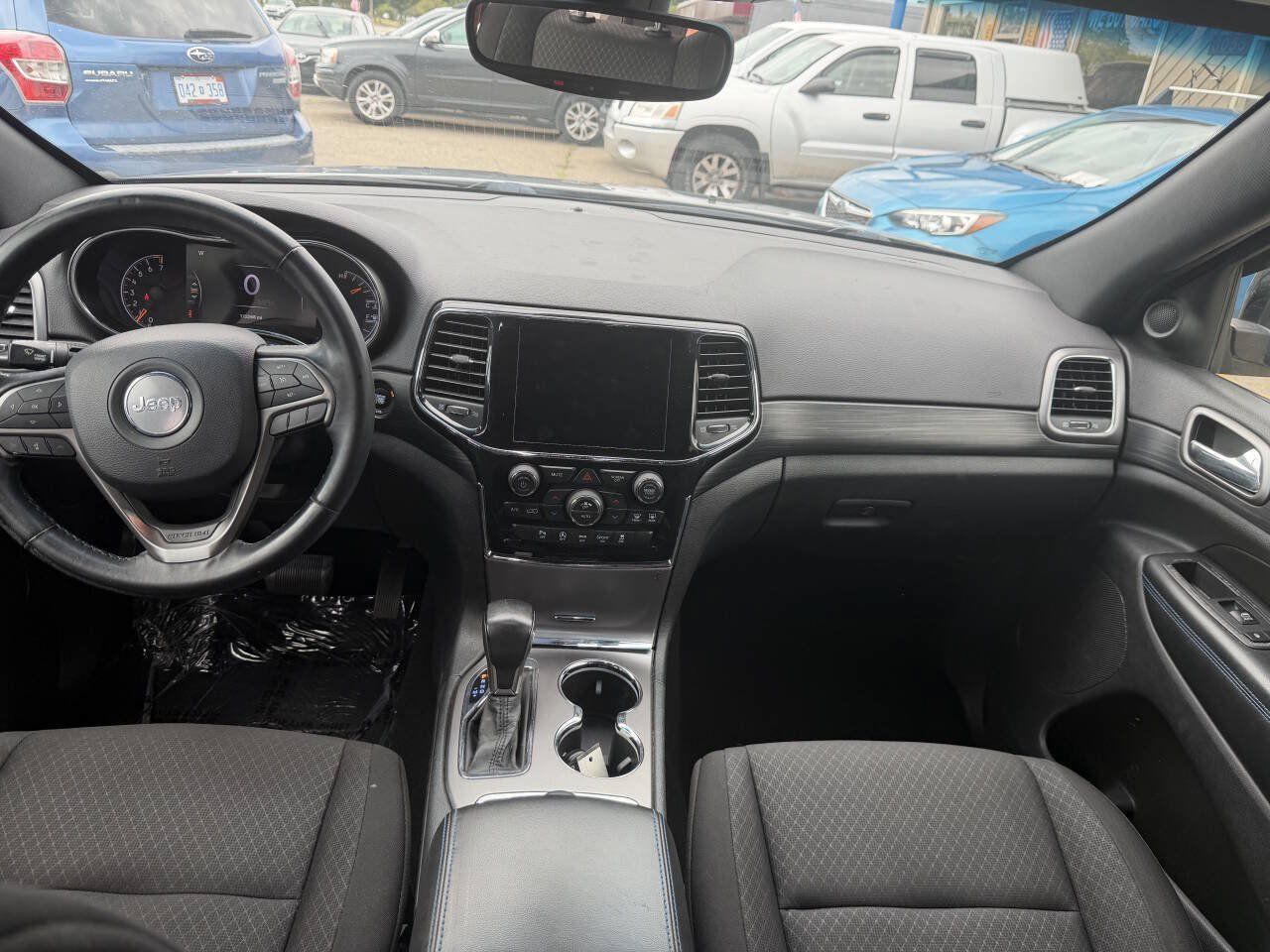 Used 2019 Jeep Grand Cherokee Laredo AWD/4WD image 27