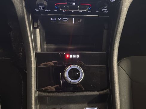 Used 2024 Jeep Grand Cherokee Laredo image 11