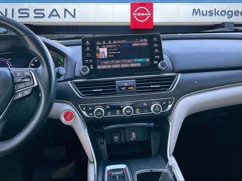 Used 2019 Honda Accord Touring image 9