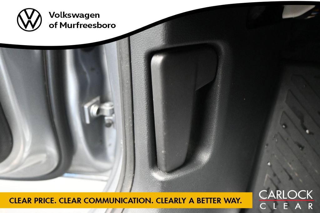 Used 2024 Volkswagen Jetta SE w/ Panoramic Sunroof Package FWD image 24