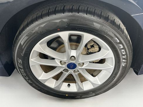 Used 2020 Ford Fusion SE FWD image 11