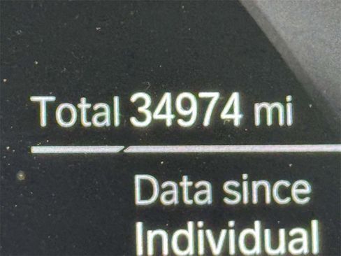 Used 2023 BMW M550i xDrive w/ Executive Package image 2