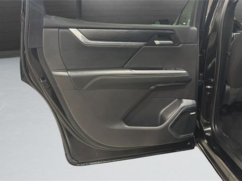 Used 2025 GMC Acadia Elevation image 21