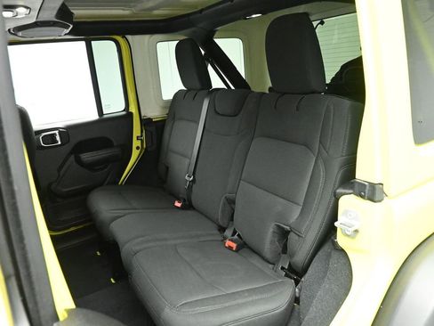 Used 2022 Jeep Wrangler Unlimited Sport image 16