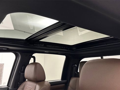 Used 2023 Nissan Titan Platinum Reserve w/ Moonroof Package image 17