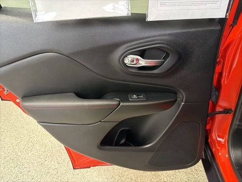 Used 2021 Jeep Cherokee Trailhawk w/ Sun, Sound & Nav Group image 35