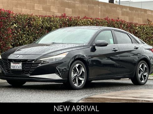 Used 2022 Hyundai Elantra SEL w/ Convenience + Premium Package image 8