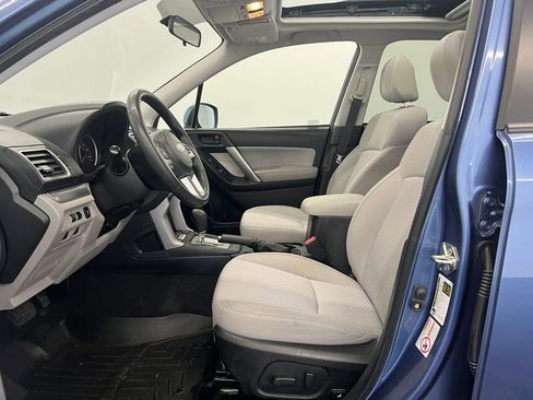 Used 2017 Subaru Forester 2.5i Premium w/ All-Weather Package image 4