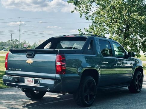 Used 2012 Chevrolet Avalanche LT w/ All-Star Edition AWD/4WD image 14