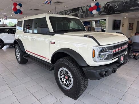 New 2026 Ford Bronco Outer Banks w/ Sasquatch Package AWD/4WD image 1