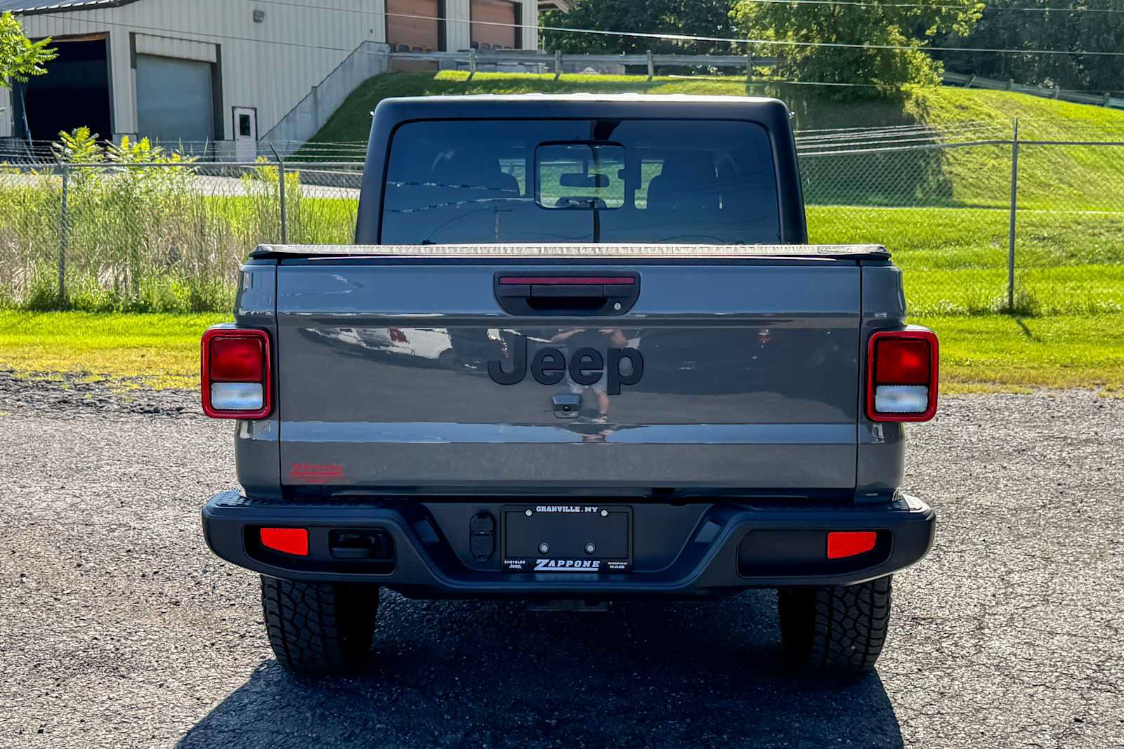 Certified 2022 Jeep Gladiator Sport AWD/4WD image 4