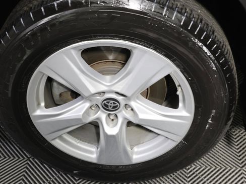 Used 2023 Toyota Highlander L image 27