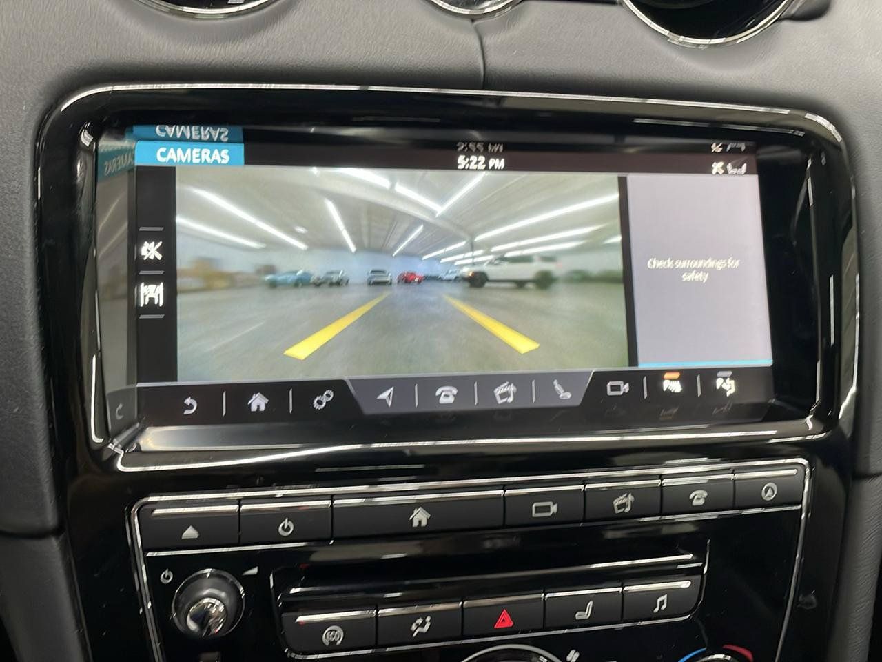 Used 2019 Jaguar XJ R-Sport RWD image 24