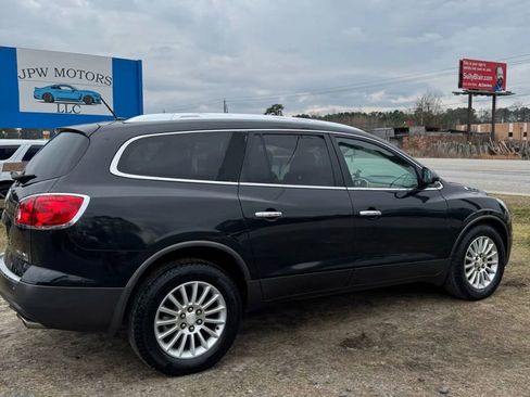 Used 2011 Buick Enclave CXL image 10