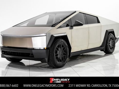 Used 2024 Tesla Cybertruck AWD Crew Cab image 1