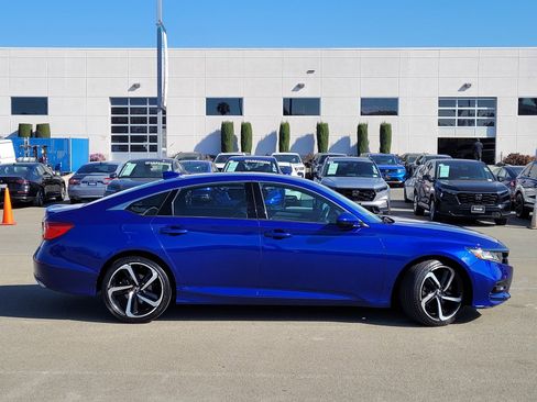 Certified 2018 Honda Accord Sport image 3