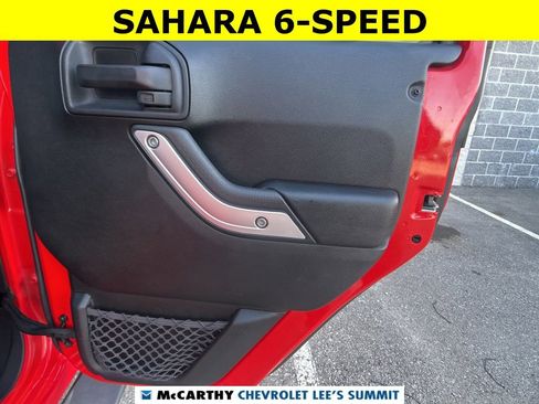 Used 2018 Jeep Wrangler Unlimited Sahara w/ Dual Top Group image 33