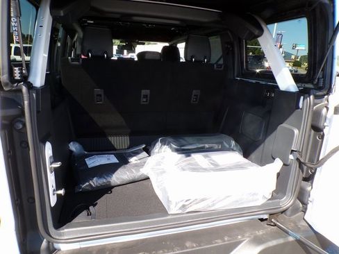 New 2025 Ford Bronco Outer Banks image 7