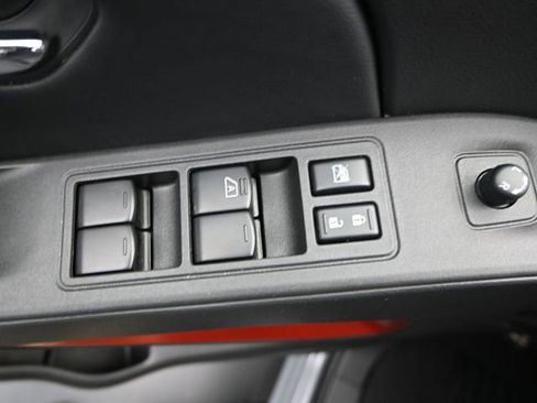 Used 2025 Nissan Frontier PRO-4X image 11