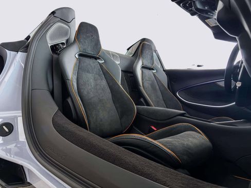 New 2026 McLaren Artura Spider image 18