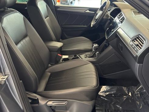 Certified 2023 Volkswagen Tiguan SE R-Line FWD image 10