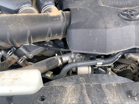 Used 2014 Toyota FJ Cruiser 4WD w/ Upgrade Package image 32