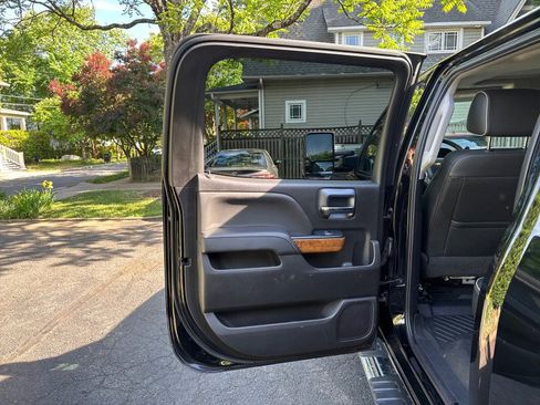Used 2019 Chevrolet Silverado 2500 High Country w/ Duramax Plus Package AWD/4WD image 17