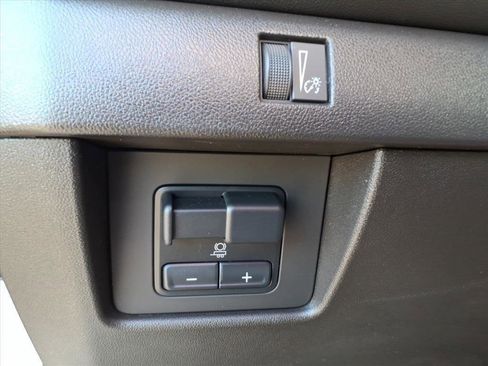 Used 2023 Chevrolet Colorado LT w/ LT Convenience Package II image 19