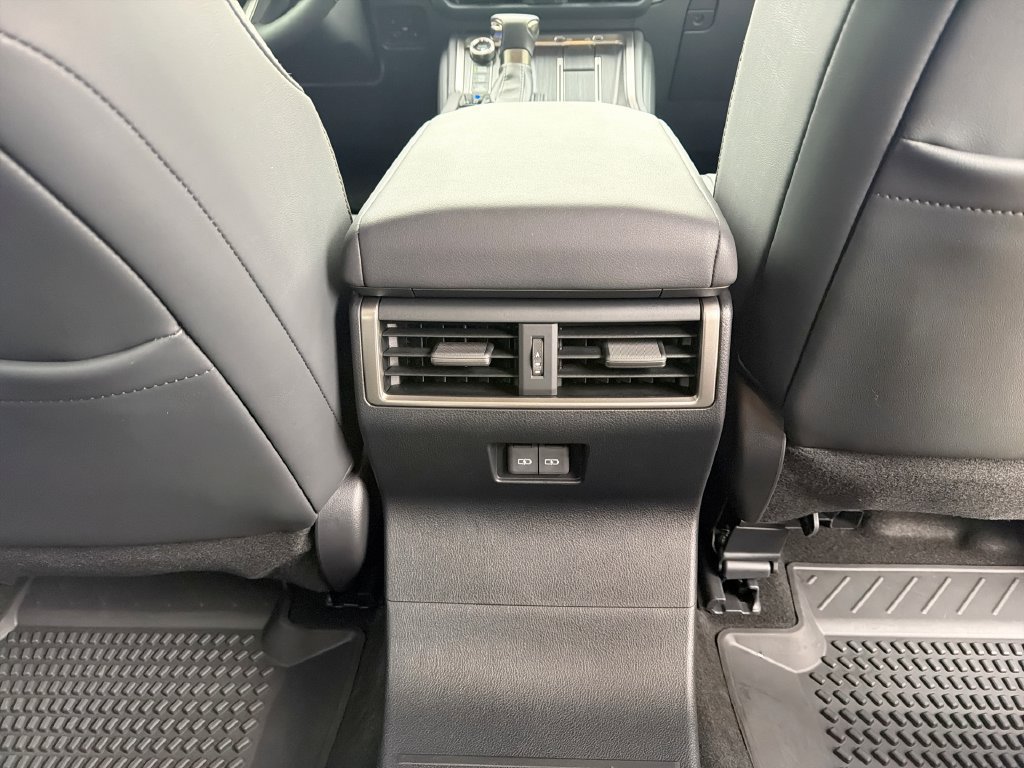 Used 2025 Lexus GX 550 AWD/4WD image 18