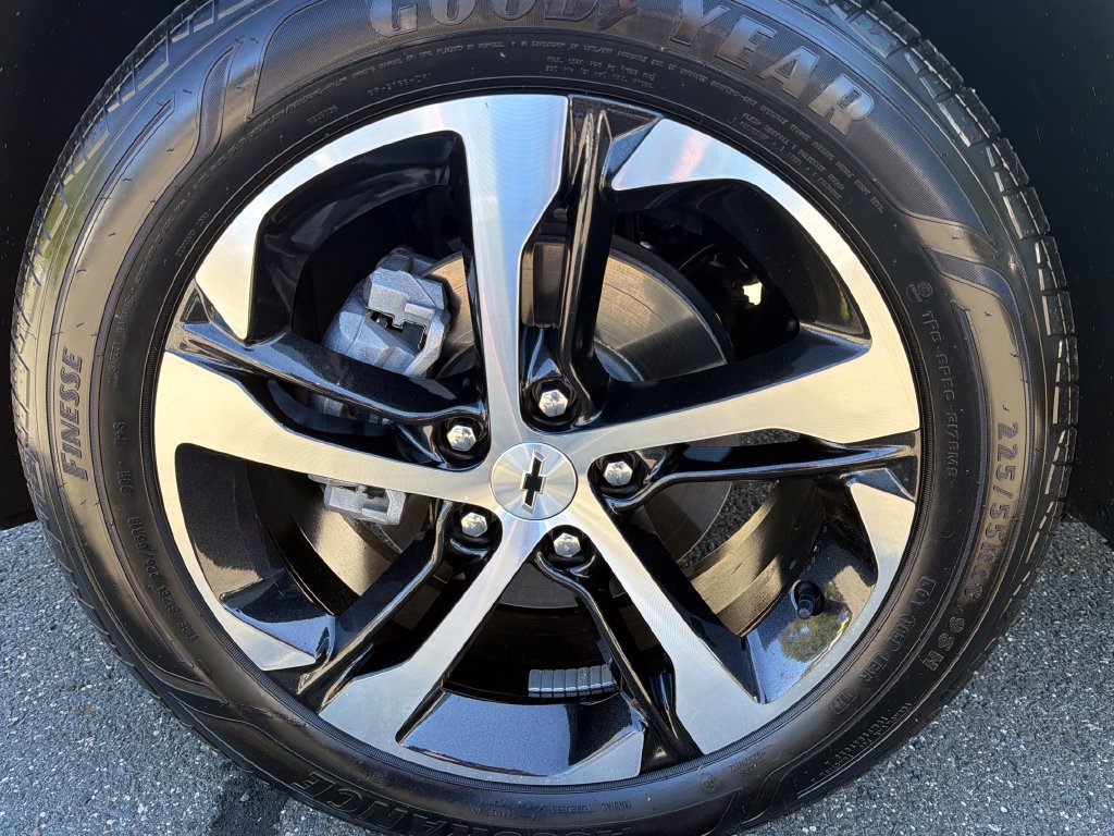 Used 2024 Chevrolet Trax RS w/ Driver Confidence Package FWD image 27