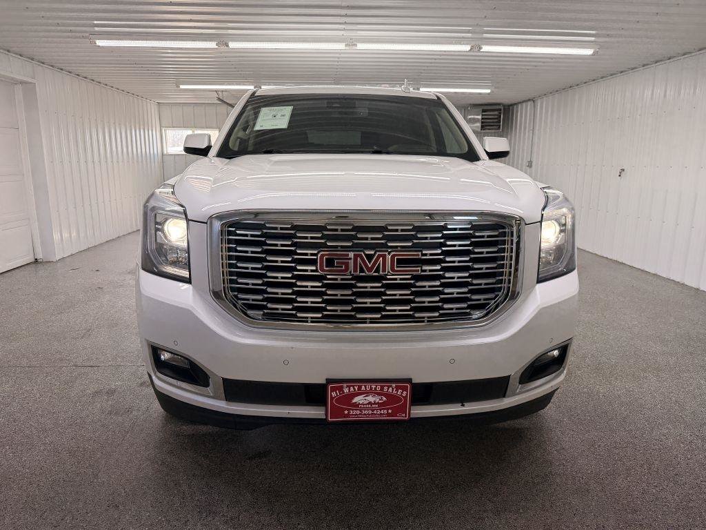 Used 2019 GMC Yukon XL Denali w/ Denali Ultimate Package AWD/4WD image 3