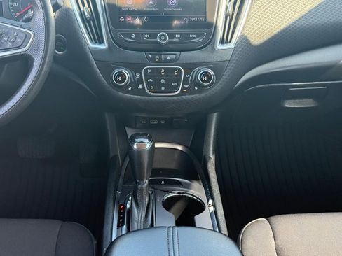 Used 2020 Chevrolet Malibu LT image 14