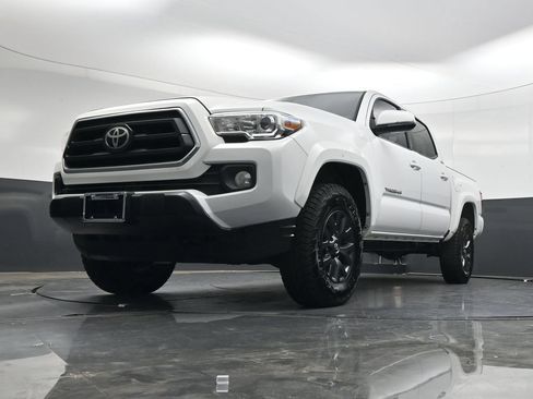 Used 2020 Toyota Tacoma SR5 w/ Technology Package AWD/4WD image 31