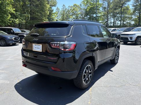 Used 2024 Jeep Compass Trailhawk AWD/4WD image 8