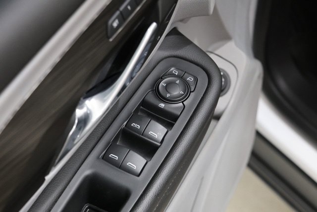 Used 2023 GMC Terrain SLT w/ Tech Package AWD/4WD image 18