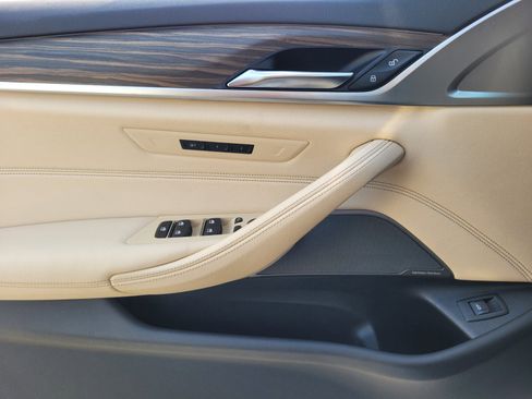 Used 2023 BMW 530i w/ Premium Package image 21