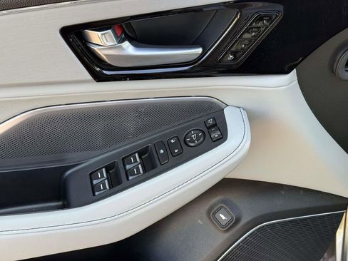 Used 2025 Acura MDX w/ Technology Package image 11