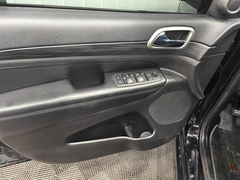 Used 2019 Jeep Grand Cherokee Altitude AWD/4WD image 56