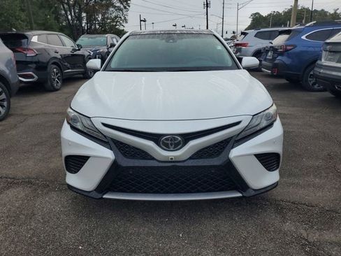 Used 2018 Toyota Camry XSE image 5
