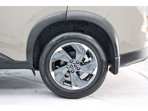 Used 2024 Nissan Rogue SV FWD image 31