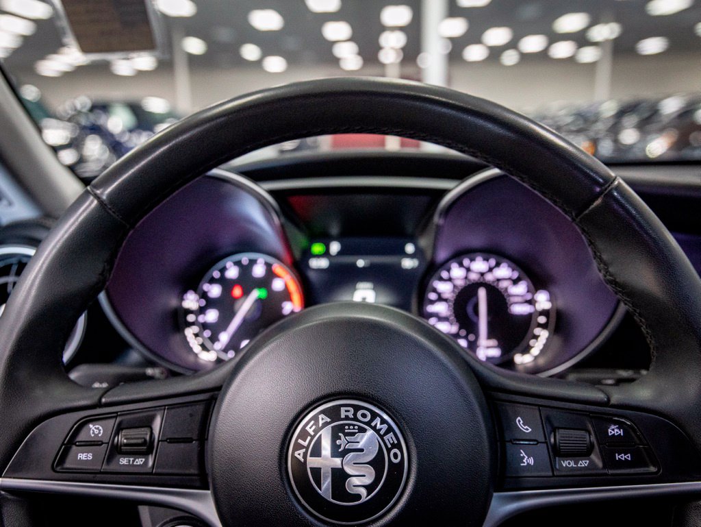 Used 2018 Alfa Romeo Giulia Ti w/ TI Leather Package RWD image 19