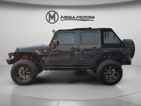 Used 2016 Jeep Wrangler Unlimited Rubicon w/ Connectivity Group AWD/4WD image 3